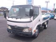 2010 HINO DUTRO