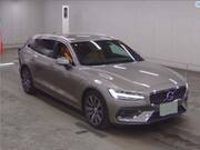 2021 VOLVO V60