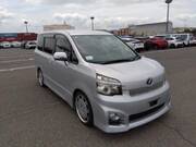 2011 TOYOTA VOXY