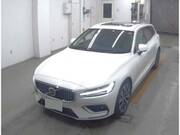 2023 VOLVO S60