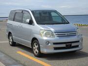 2005 TOYOTA NOAH X LIMITED