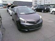 2011 TOYOTA VITZ F