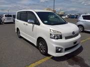 2011 TOYOTA VOXY