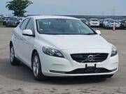 2014 VOLVO V40