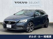 2017 VOLVO V40