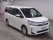2018 TOYOTA VOXY X