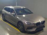2019 VOLVO V60