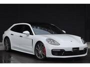 2018 PORSCHE PANAMERA