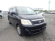 2004 TOYOTA NOAH X