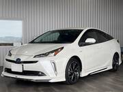 2019 TOYOTA PRIUS