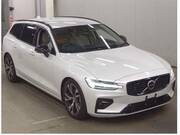 2023 VOLVO V60