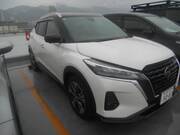 2020 NISSAN KICKS