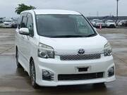 2011 TOYOTA VOXY