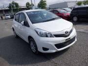 2011 TOYOTA VITZ F