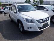 2010 VOLKSWAGEN TIGUAN
