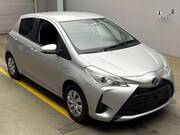 2020 TOYOTA VITZ HYBRID　F