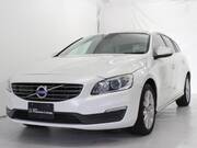 2017 VOLVO V60