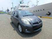 2010 TOYOTA VITZ RS