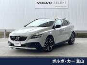 2019 VOLVO V40