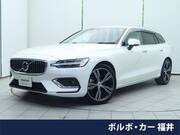 2022 VOLVO V60