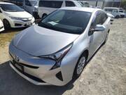 2018 TOYOTA PRIUS S