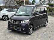 2010 NISSAN ROOX