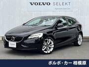 2019 VOLVO V40