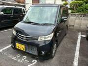 2010 NISSAN ROOX