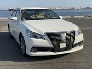 2015 TOYOTA CROWN ROYAL SALOON