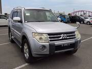 2011 MITSUBISHI PAJERO