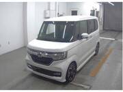 2018 HONDA N-BOX CUSTOM