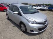 2013 TOYOTA VITZ F
