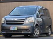 2010 TOYOTA NOAH