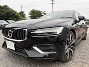 2022 VOLVO S60