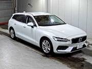 2020 VOLVO V60