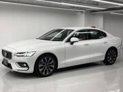 2022 VOLVO S60