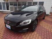 2017 VOLVO V60