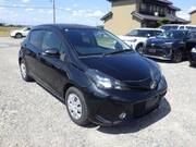 2015 TOYOTA VITZ F