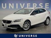 2018 VOLVO V40