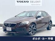 2019 VOLVO V40