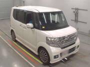 2016 HONDA N-BOX CUSTOM