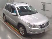 2010 VOLKSWAGEN TIGUAN