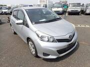 2011 TOYOTA VITZ U