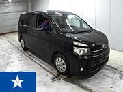 2010 TOYOTA VOXY