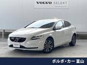 2019 VOLVO V40