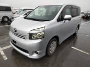 2010 TOYOTA VOXY X
