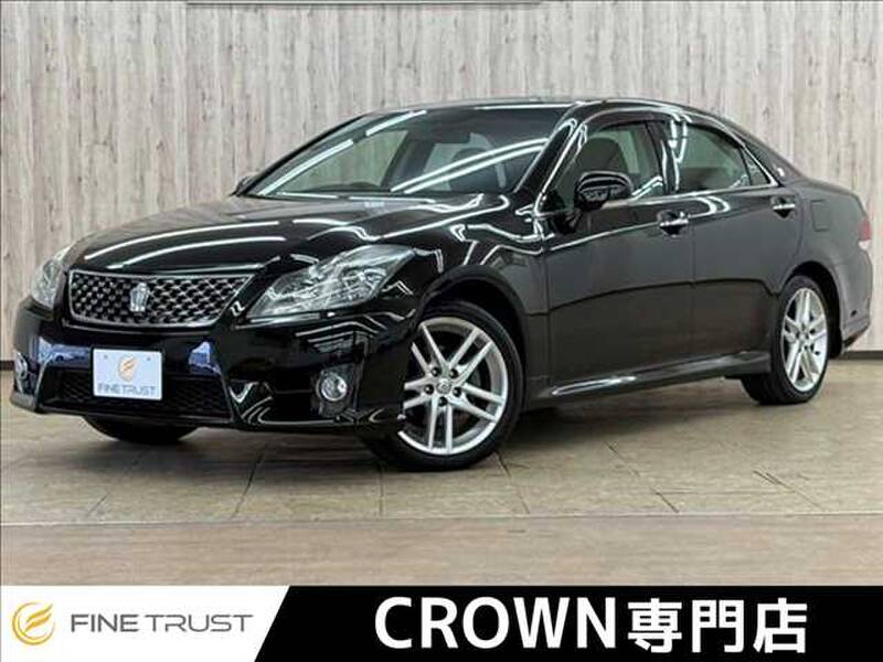 -CROWN ATHLETE