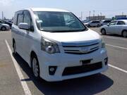 2011 TOYOTA NOAH SI