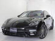 2019 PORSCHE PANAMERA