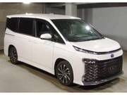 2022 TOYOTA VOXY